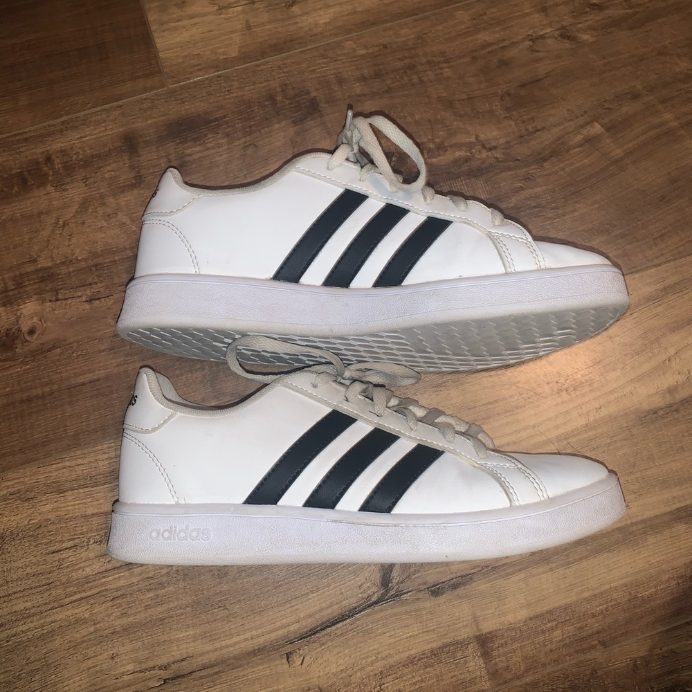 Adidas Grand Court Sneakers